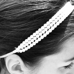Delicate pearl headband