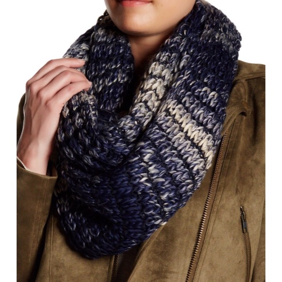 Nordstrom Accessories - Ombré Infinity Scarf