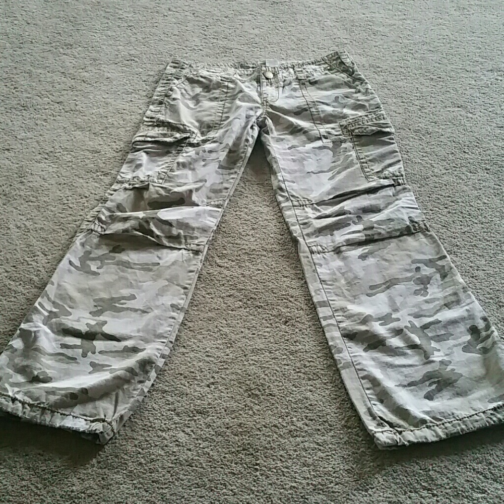 Camo capris