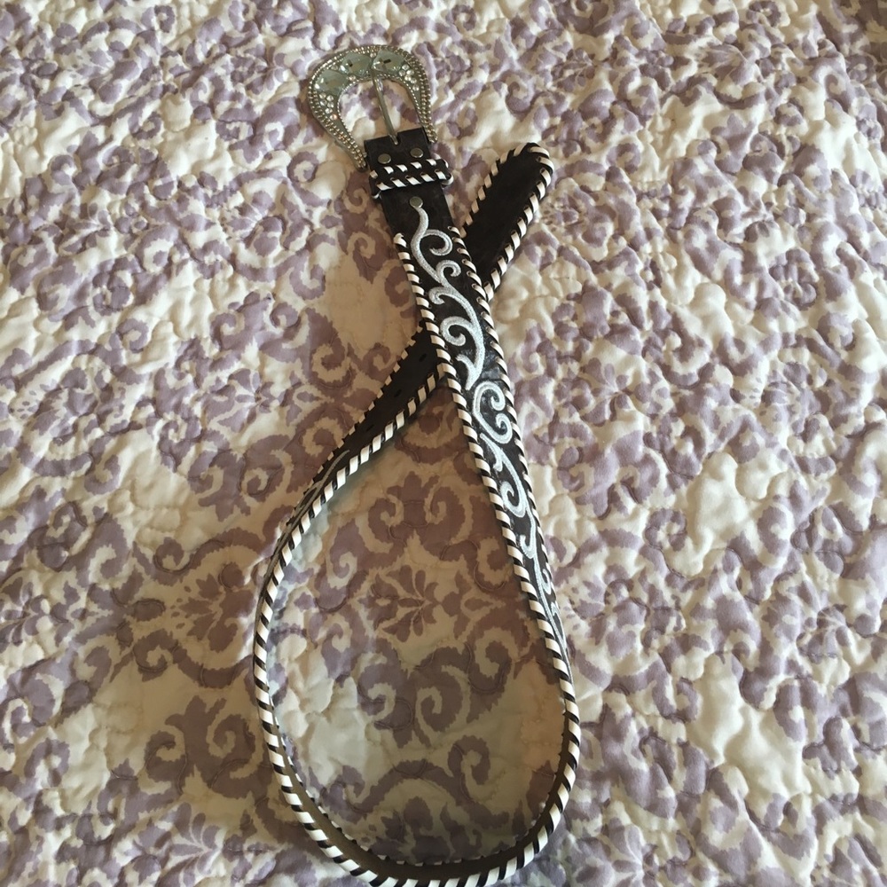 Glitzy cowgirl belt