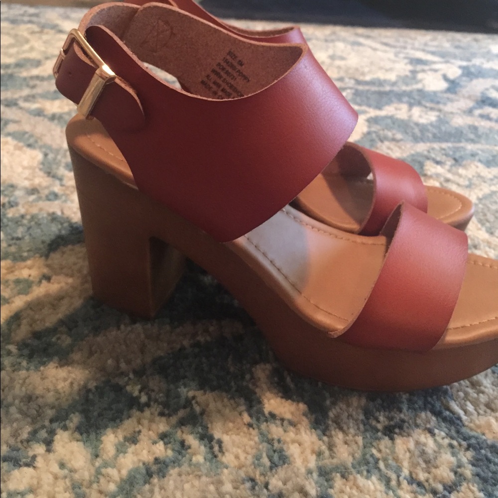 Heels! - Picture 3 of 4