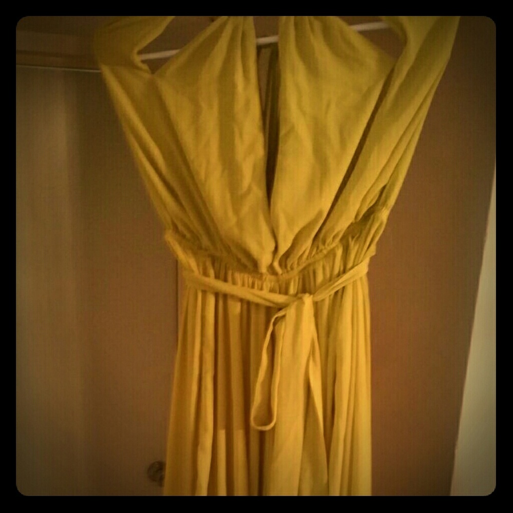 Mustard goddes gown