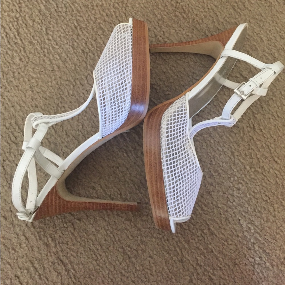 🔥 BOGO Colin Stuart White Ankle Strapped Heels