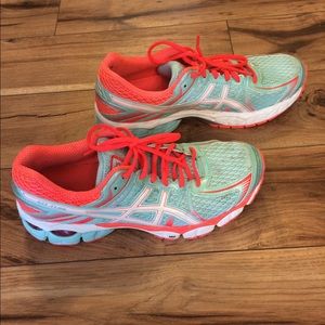 Asics gel flux running shoes