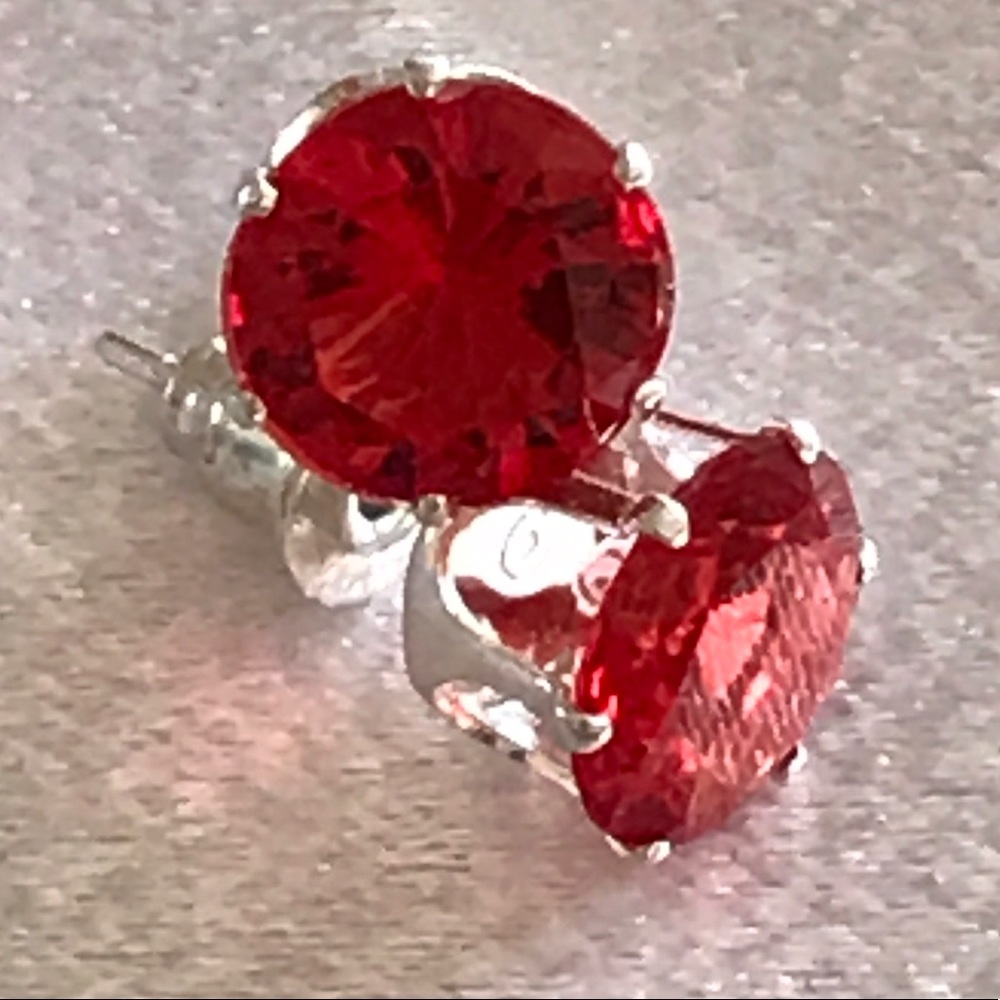 Red Zircon earrings, silver plated.