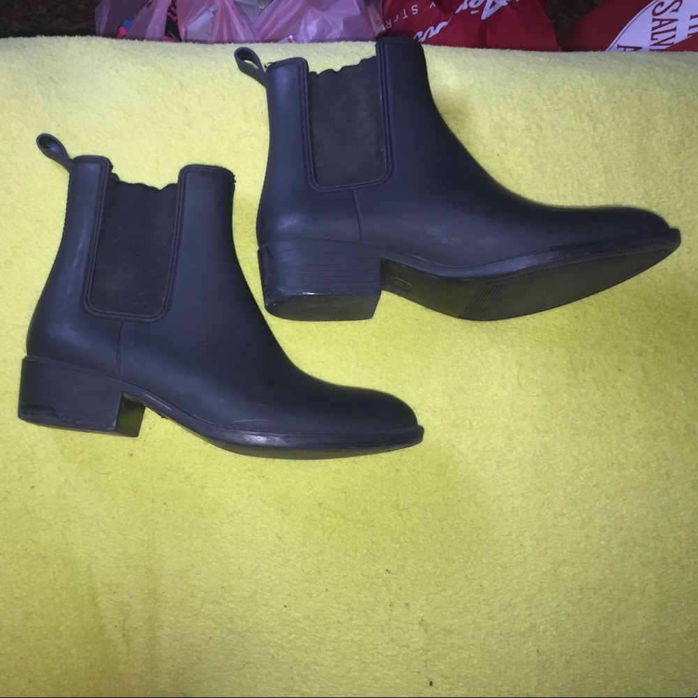 Jeffrey Campbell Stormy rain boots size 9