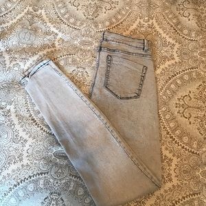 Gray legging jeans