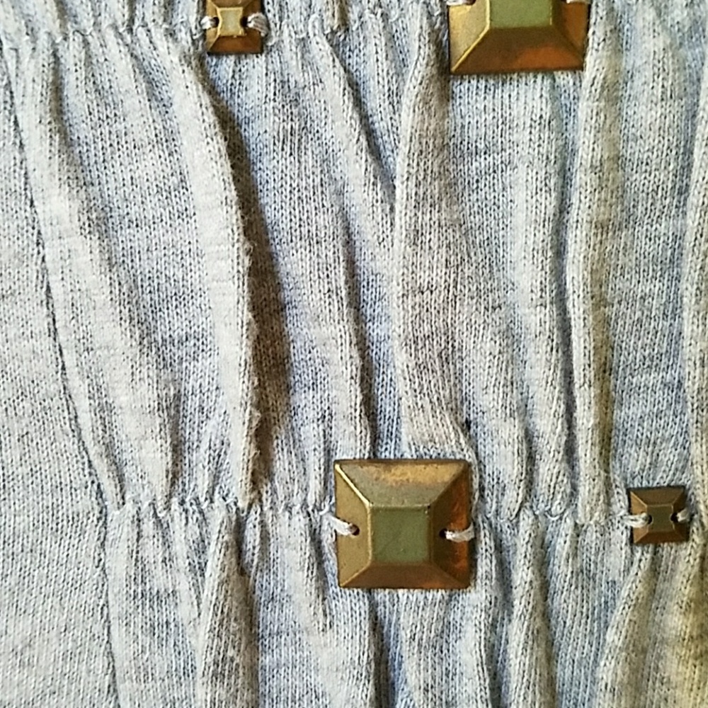 Top - Picture 2 of 2