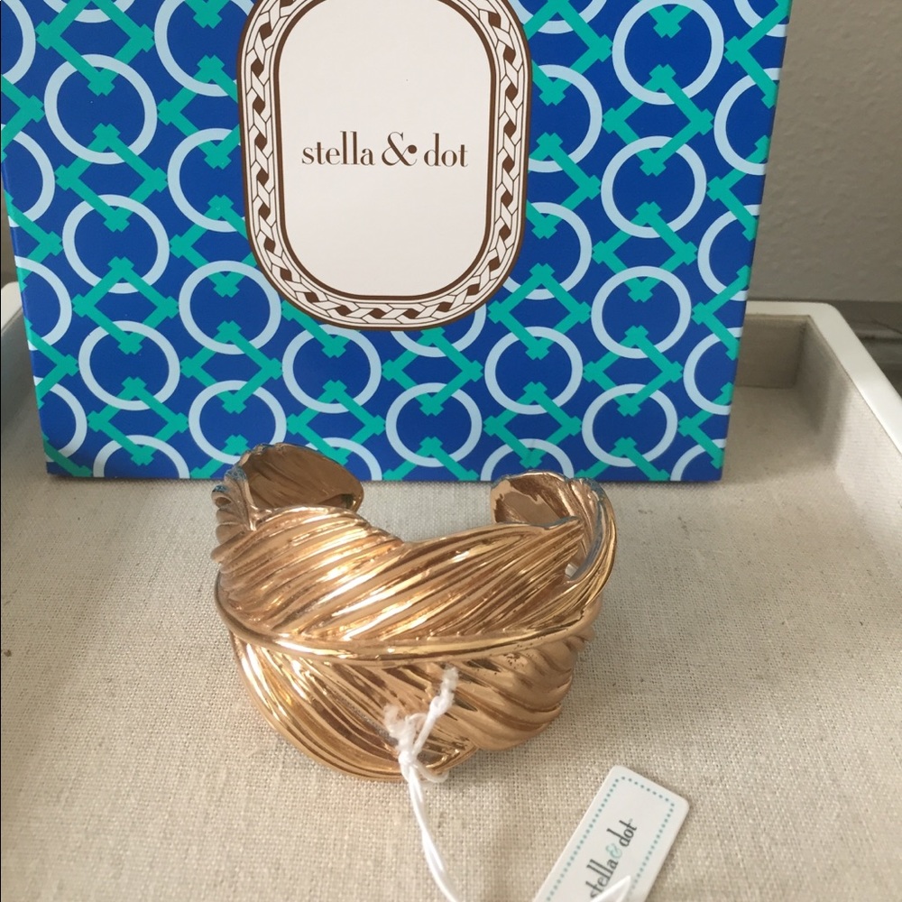 Stella and Dot secret garden cuff