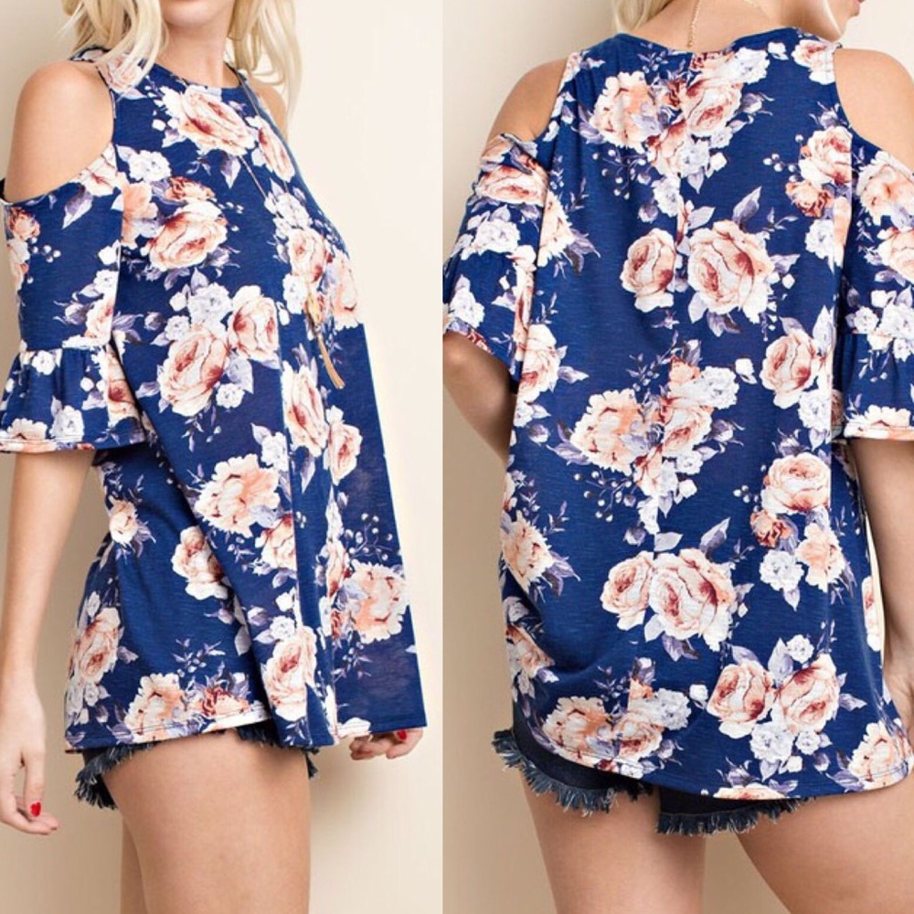 ❗️LAST❗️Navy floral printed cold shoulder top - Picture 2 of 4