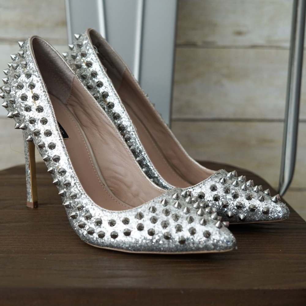 ShoeMint Studded Silver Sparkle Pumps sz 9.5