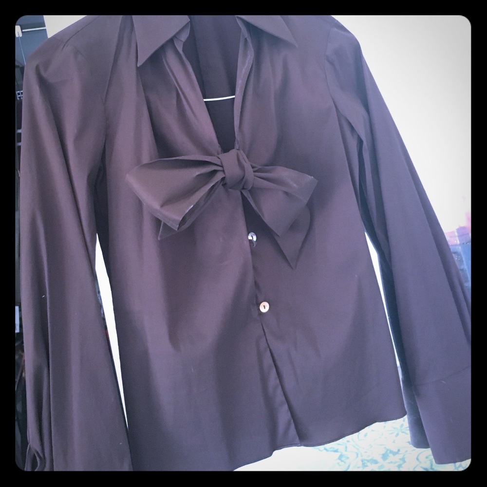 Trina Turk blouse w/ tie up bow, large cuffs,