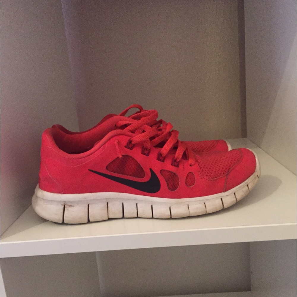 Red Nike Free