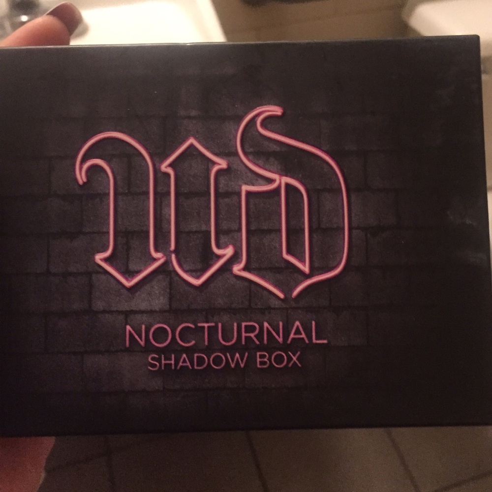 Urban decay nocturnal eyeshadow pallet never used