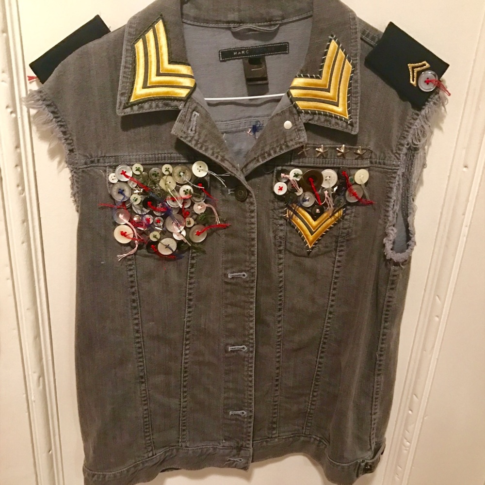 Marc jacobs patch and button top