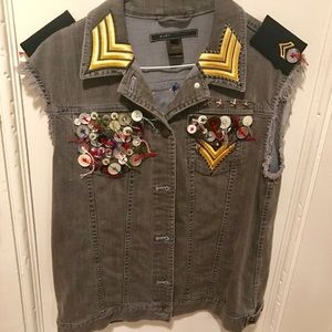 Marc jacobs patch and button top