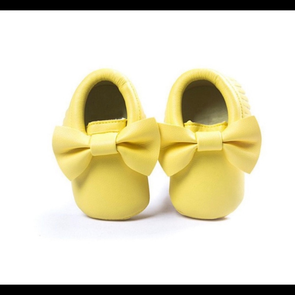Yellow Moccasins with bow
