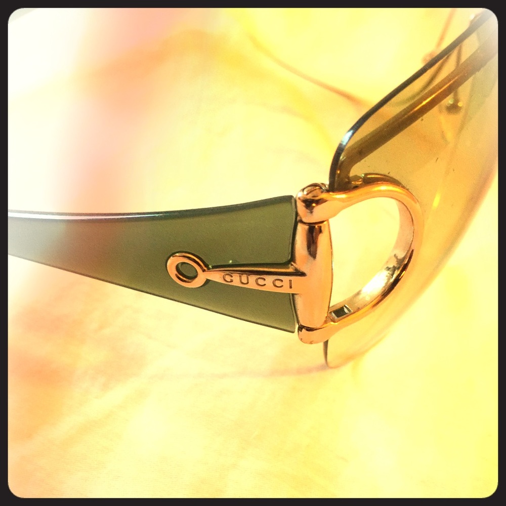 GUCCI SUNGLASSES