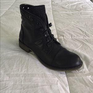 Report Boots. Size 9.
