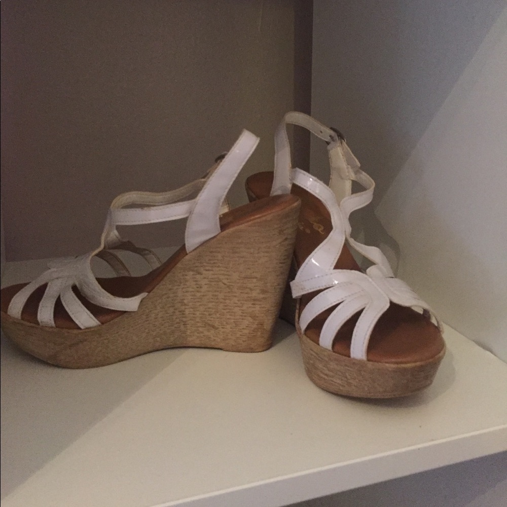 White Callisto Wedges