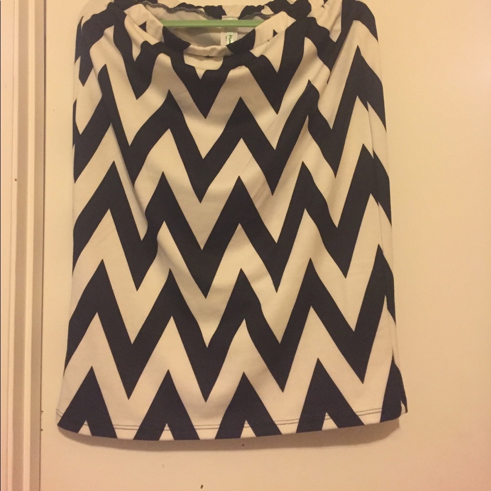 Black & white chevron skirt - never worn - 2x