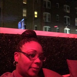 Meet your Posher, Lakeshia