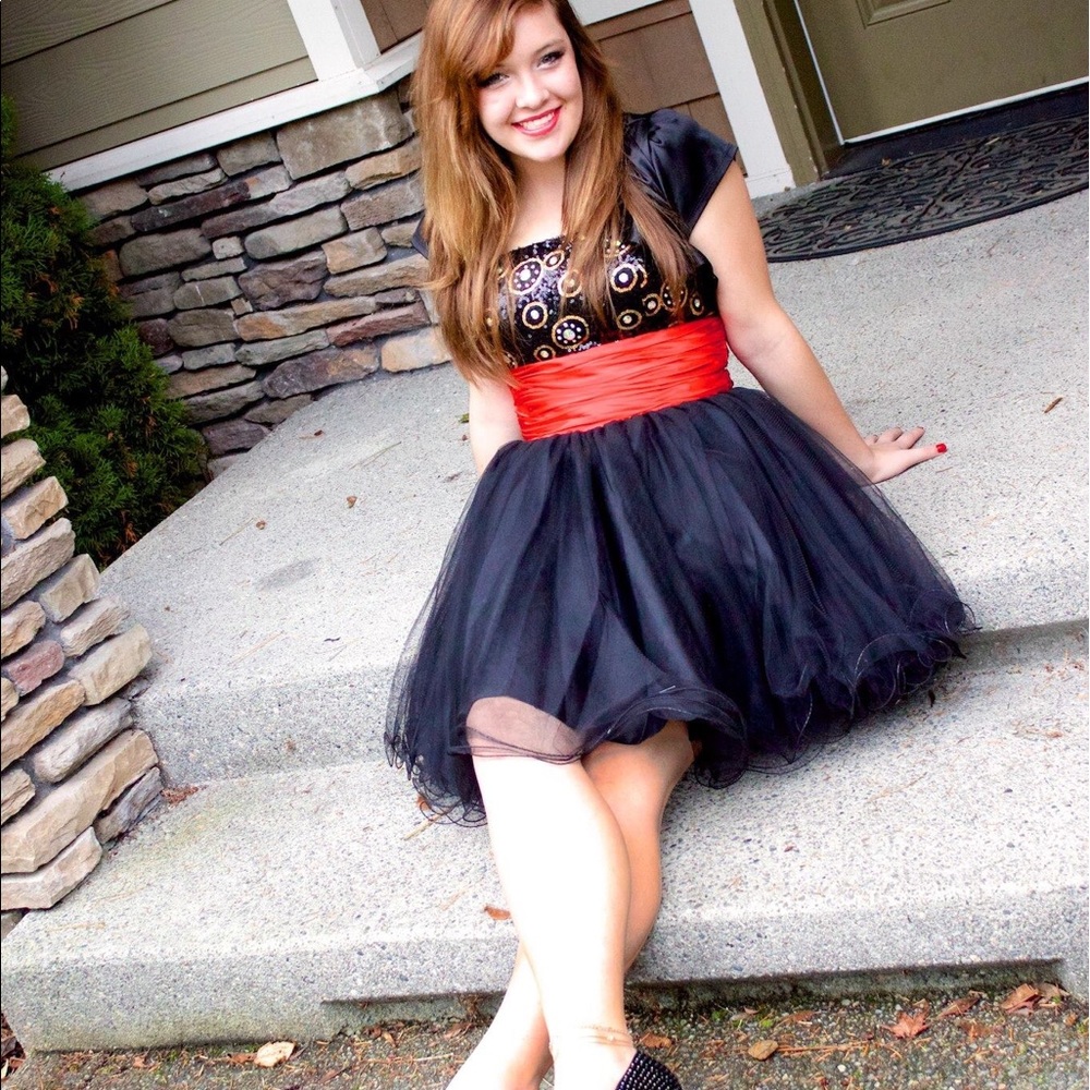 GORGEOUS PROM/HOME COMING DRESS!