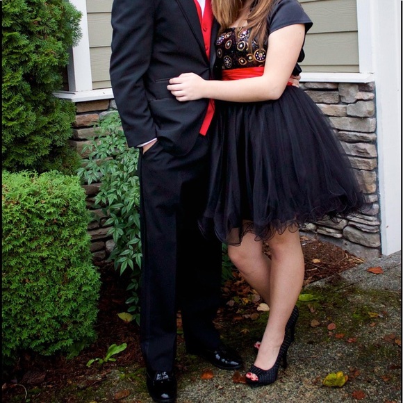 GORGEOUS PROM/HOME COMING DRESS! - Picture 3 of 7