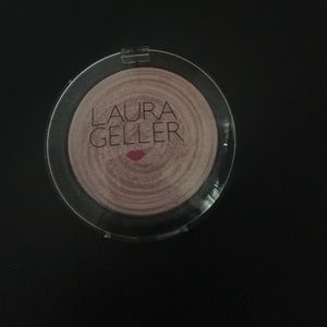 Laura Geller Baked Illuminator (Charming Pink)