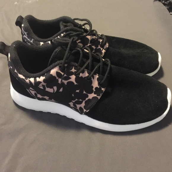 Nike rare sneakers - Picture 1 of 1