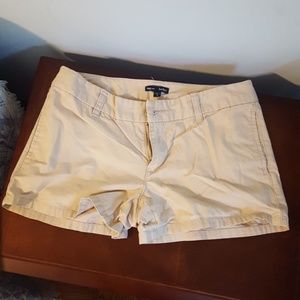 GAP Khaki shorts