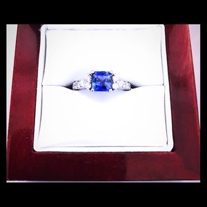 Sapphire & diamond ring