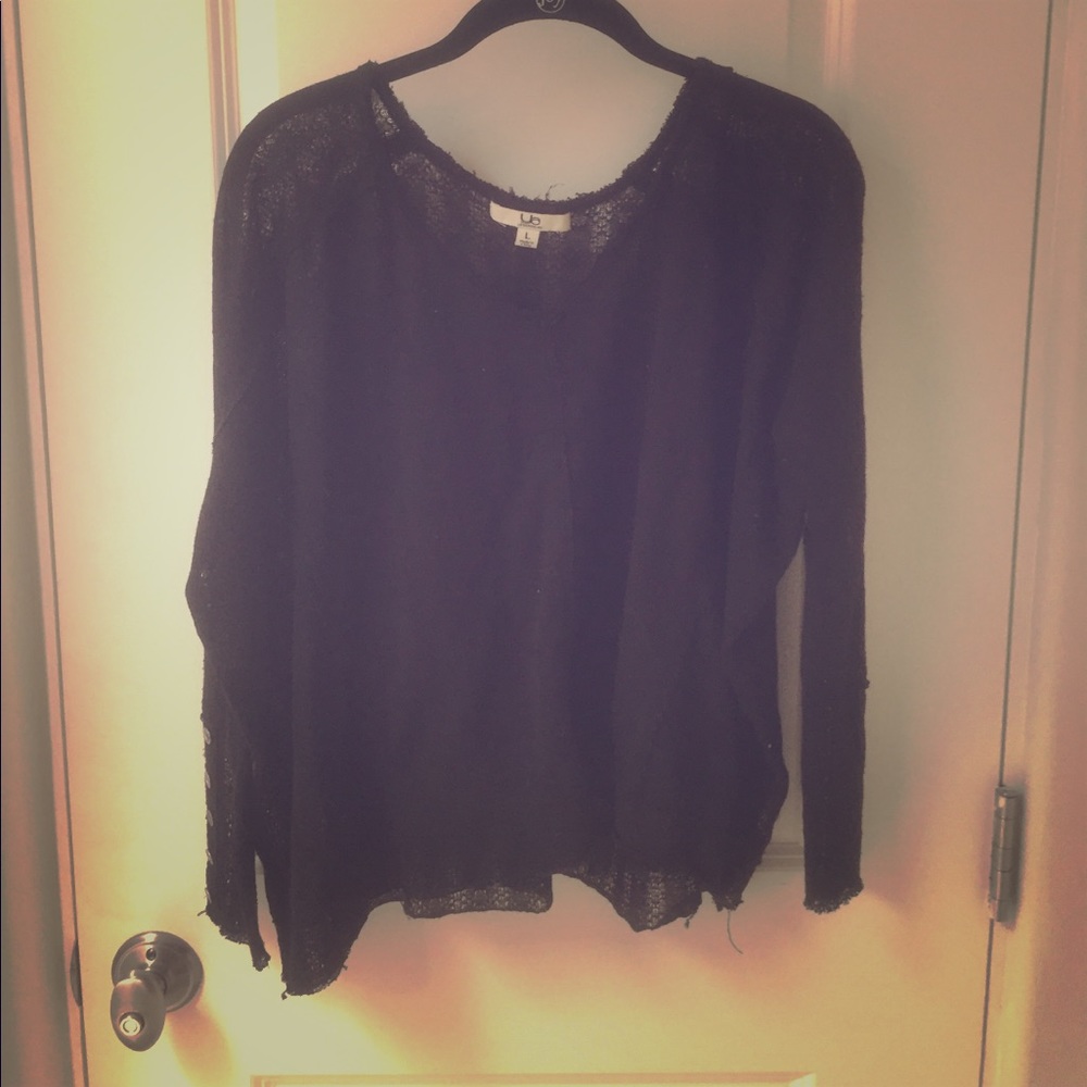 Black light weight sweater