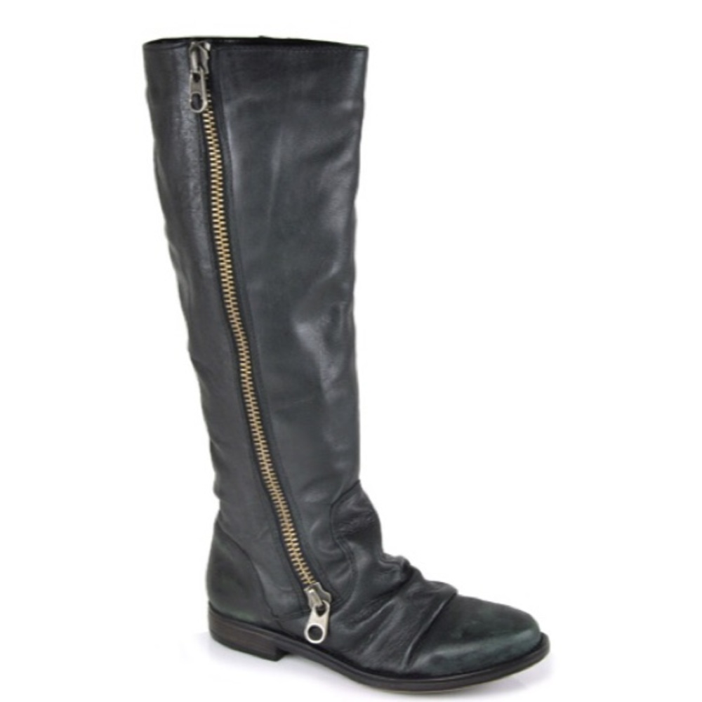 Steve Madden Linderr boots!!! Size 9