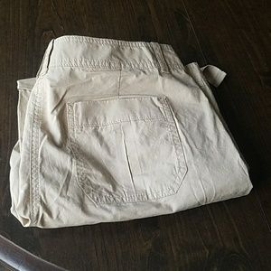 New York and Company Capri style pants