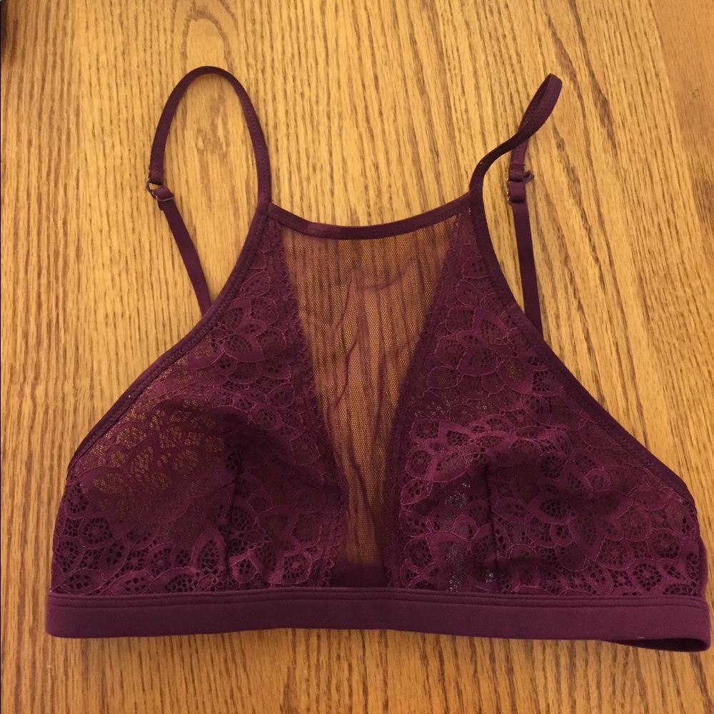 NWT Victoria's Secret high neck lace bra size S
