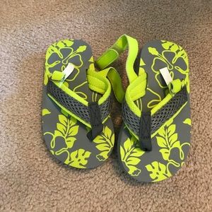 Toddler boys 6-7 flip flops