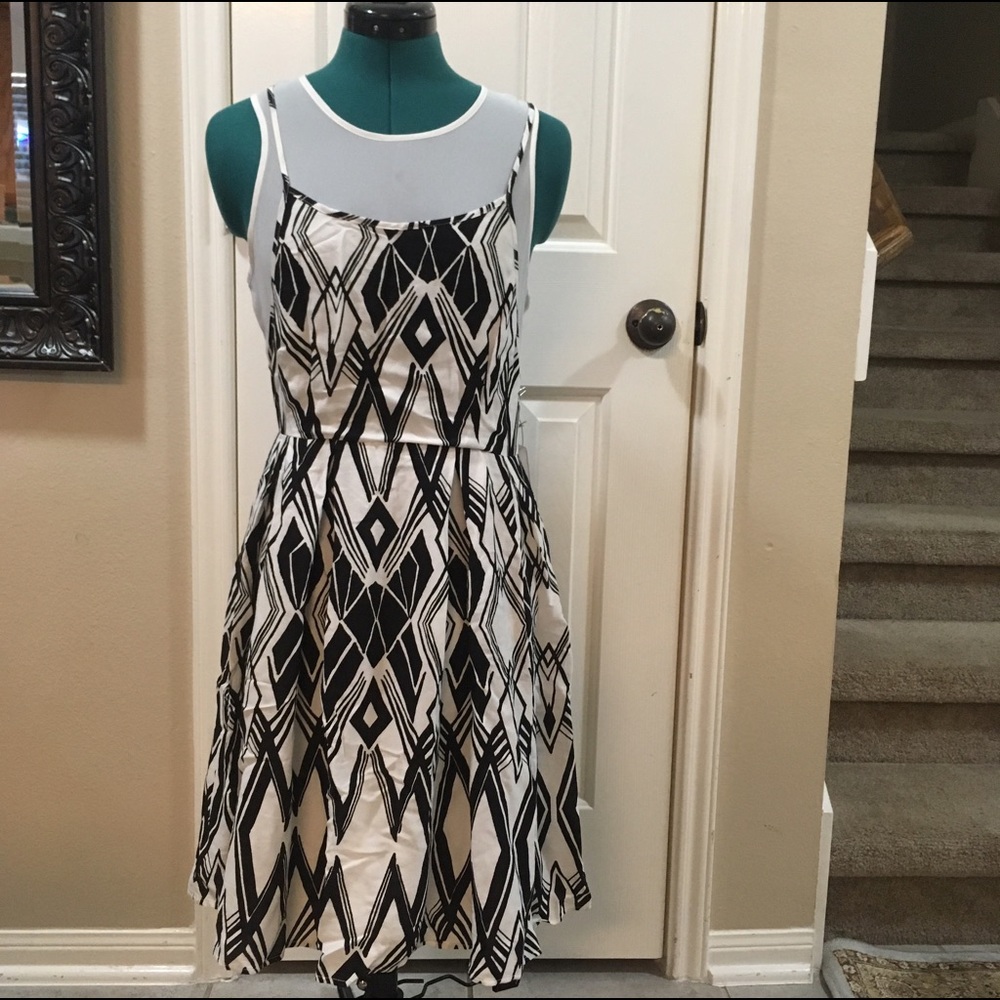 NWT black and white dress Forever 21 size small