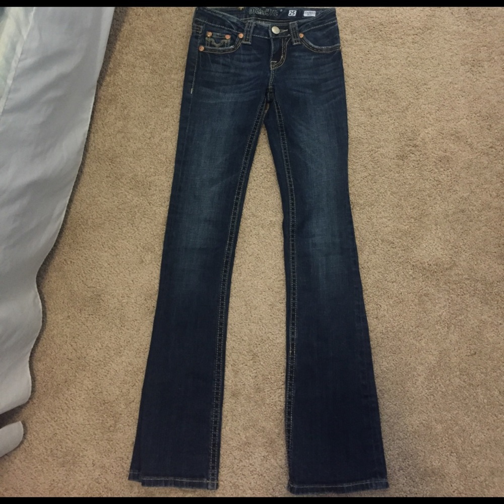 Miss Me jeans lightly worn - Picture 2 of 3
