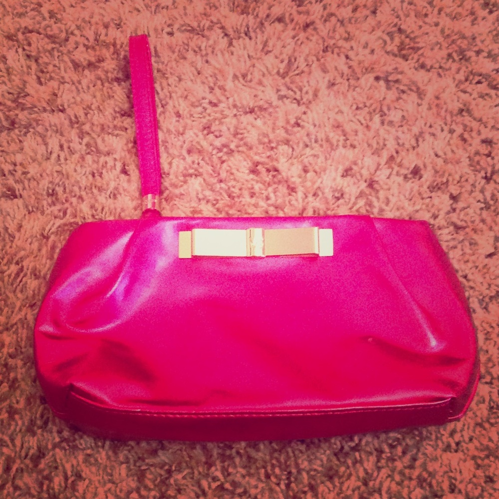 A purse and a clush bag