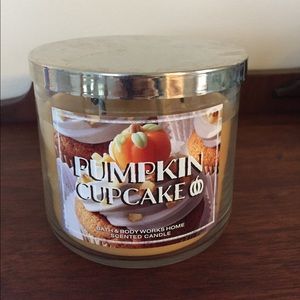 Bath and body works 3 wick pumpkin cupcake