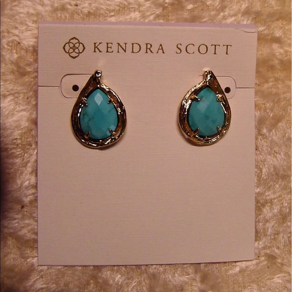 NWOT Kendra Scott Sally Stud Turquoise/Gold
