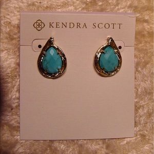 NWOT Kendra Scott Sally Stud Turquoise/Gold