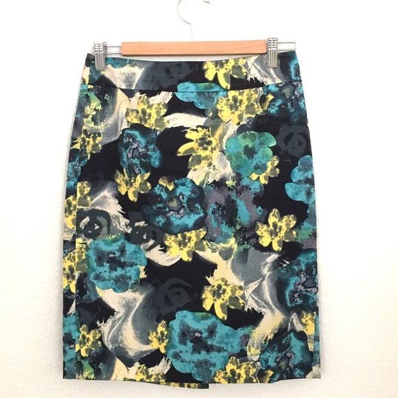 Ann Taylor Dresses & Skirts - Ann Taylor Floral Pencil Skirt