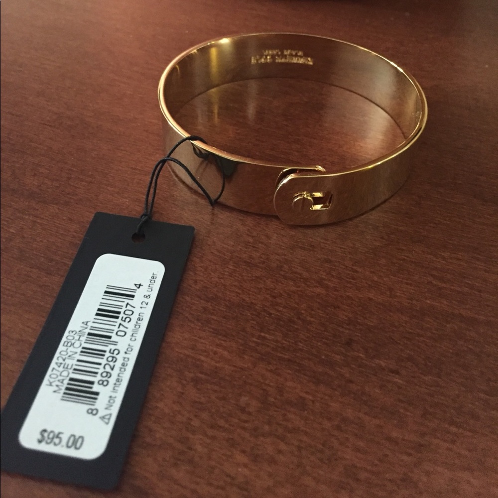 🎉Holiday Sale🛍💕Beautiful Kenneth Cole bracelet