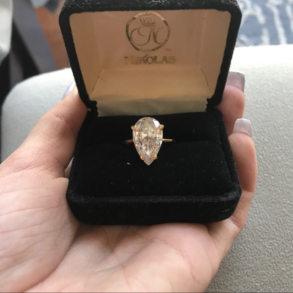 10 karat pear shaped diamond cz ring