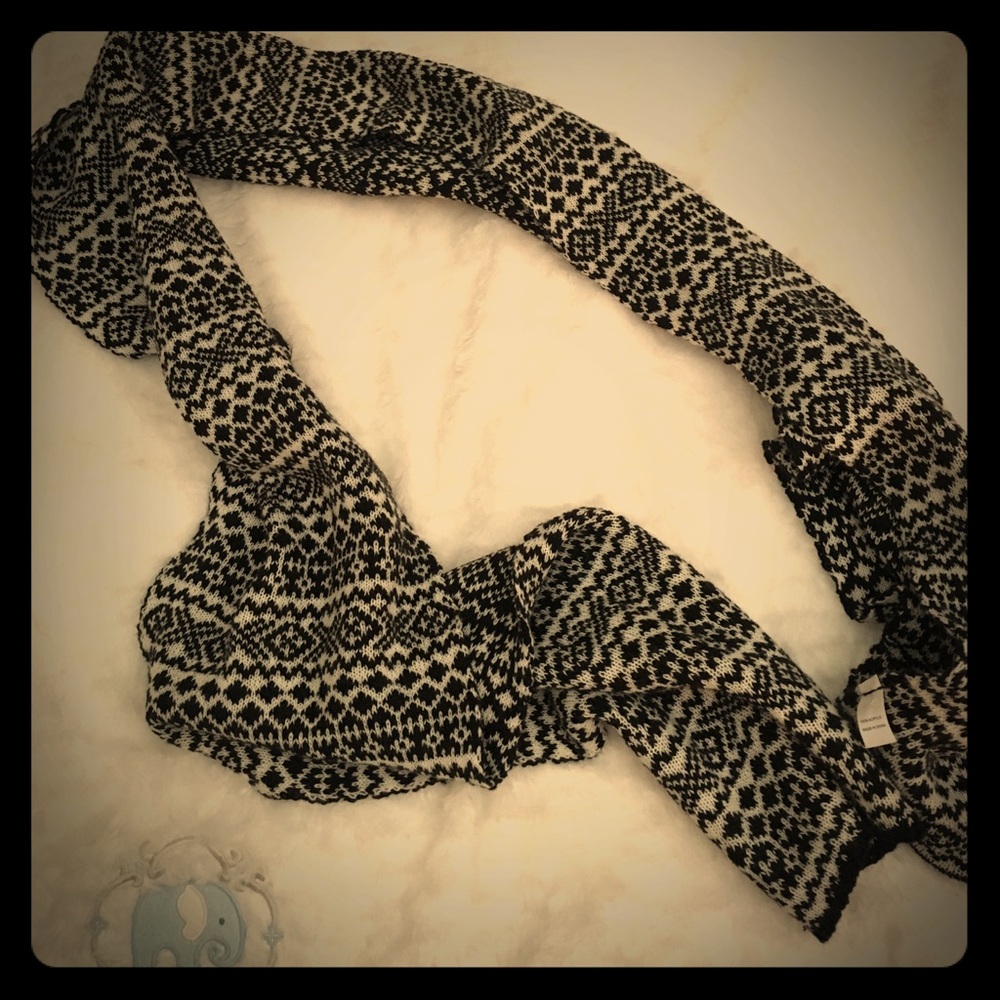 Black and white warm scarf. New but no tags. $7