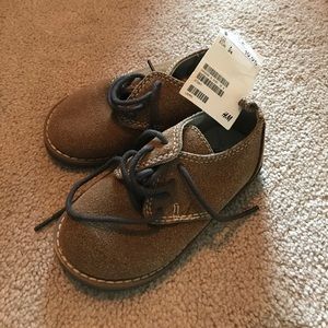 Boys size 7 dress shoes