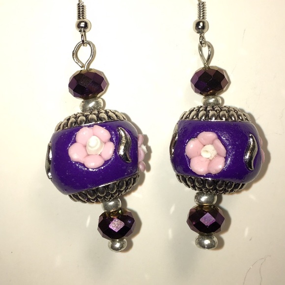 Purple beaded hanging earrings - Picture 1 of 2