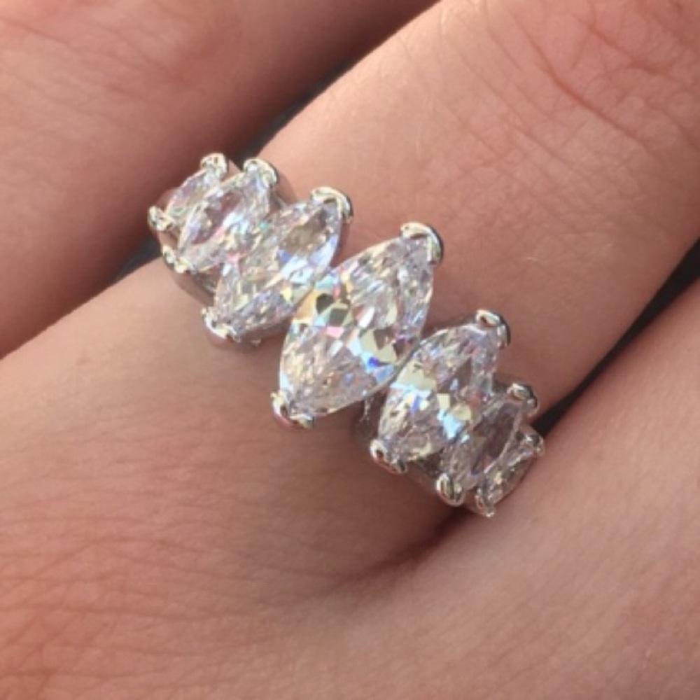 ❗️LAST ONE❗️🆑 CZ Marquise Ring